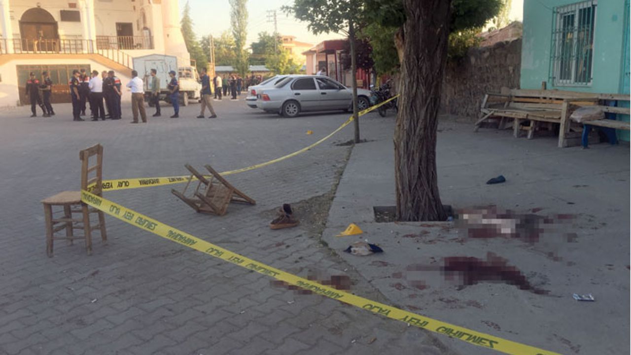 Köy meydanında silahlı çatışma: 3 ölü, 8 yaralı 