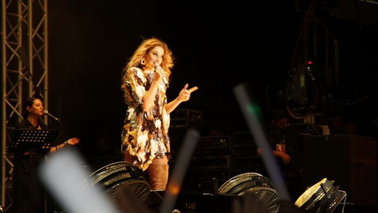 Kdz. Ereğli'de Hadise ve Murat Boz rüzgarı