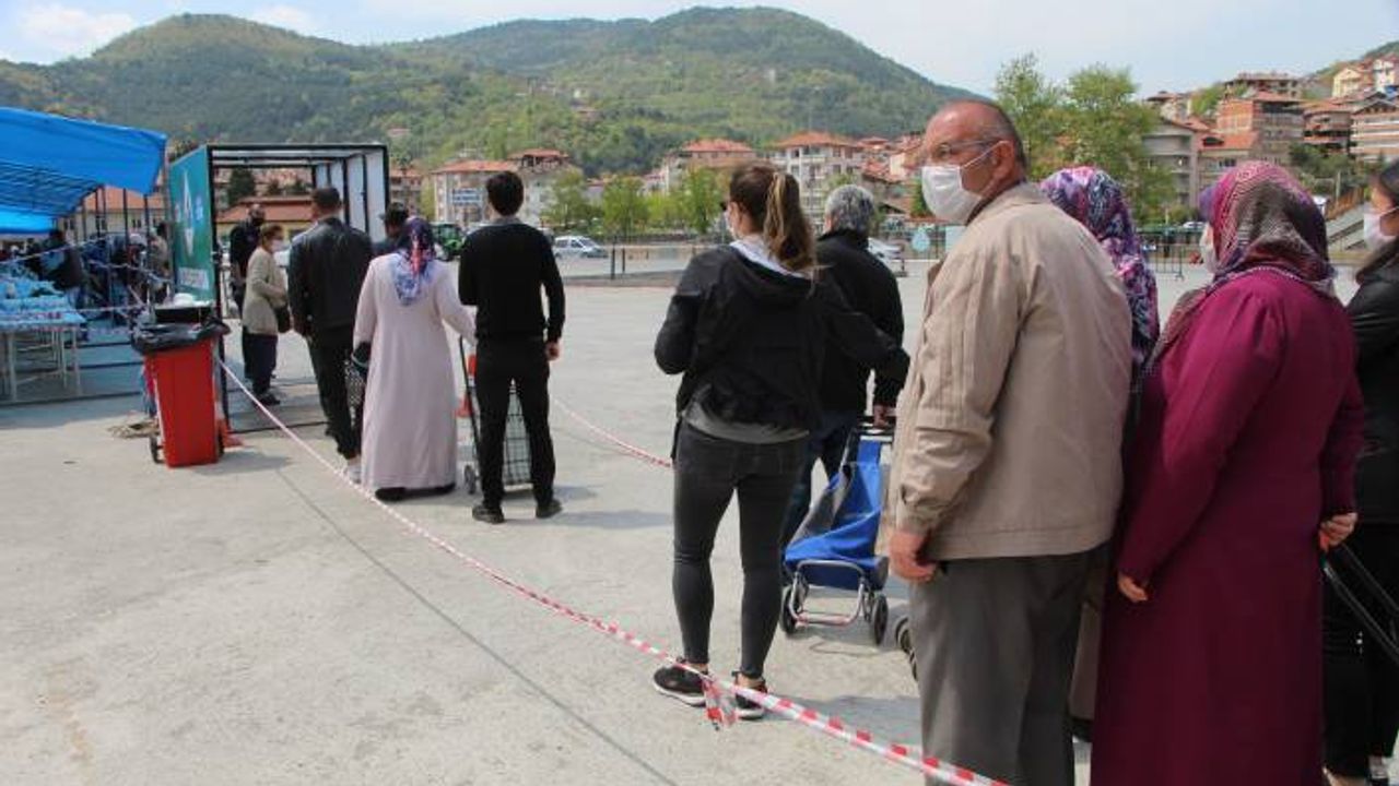  Devrek Belediyesi tarafından halk manavı açıldı