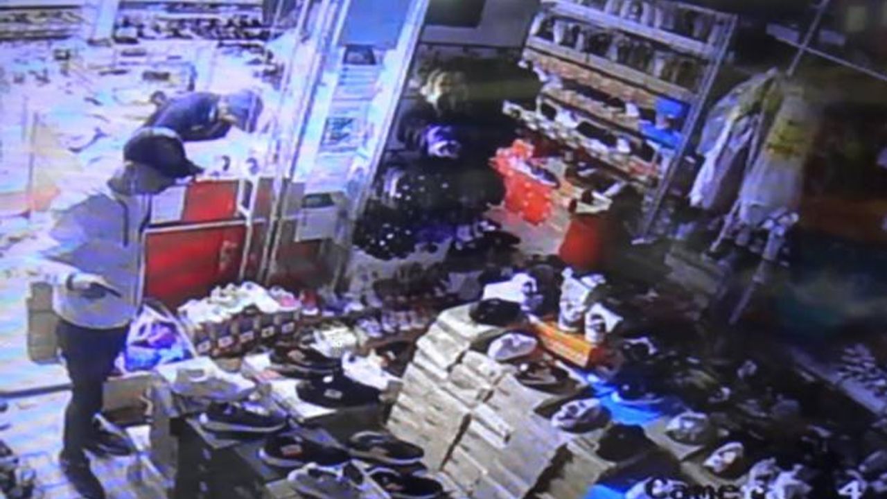 Pişkin hırsızlar girdikleri işyerinde dizi izledi