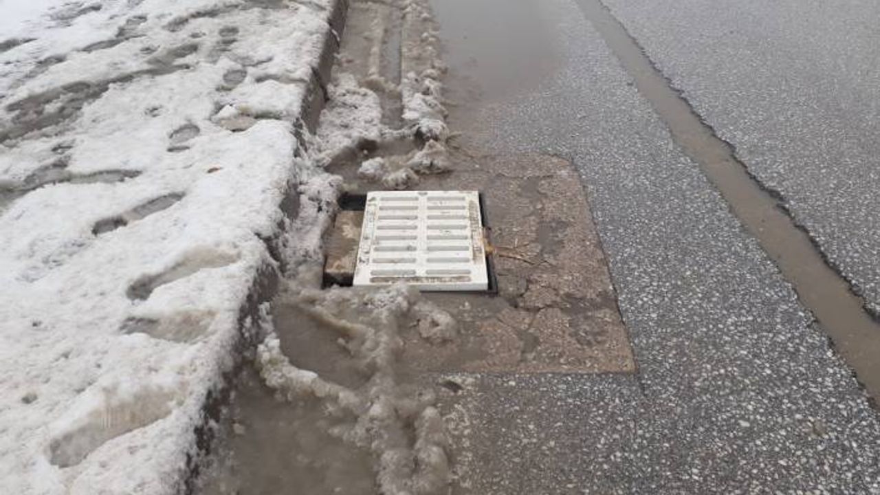 Çalınan mazgalların yerine yenisi monte edildi