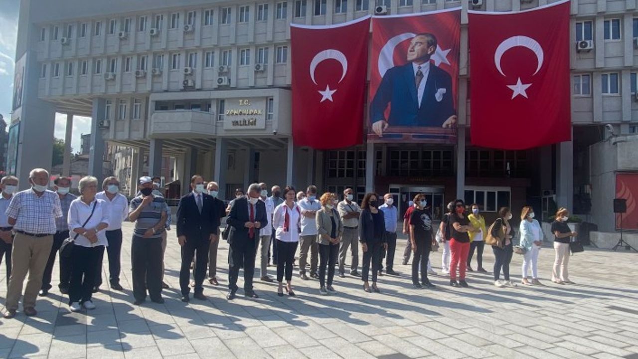 CHP, Zafer Bayramı nedeniyle alternatif tören düzenlendi