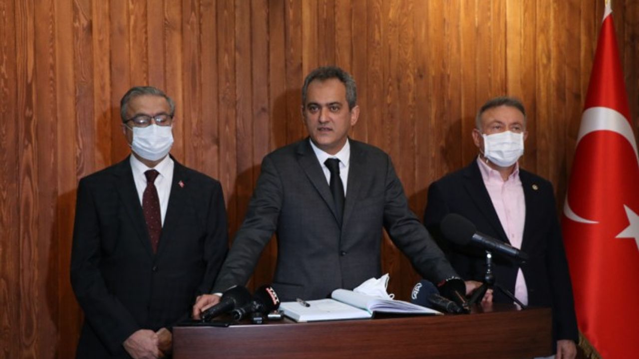 'Covid-19 salgını ortamında en güvenli ortam okullardır'