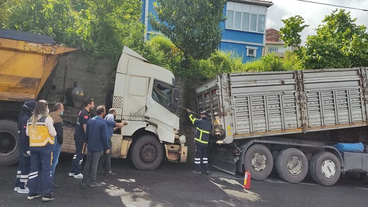 Kilimli'de Tır duvara çarptı: 1 yaralı