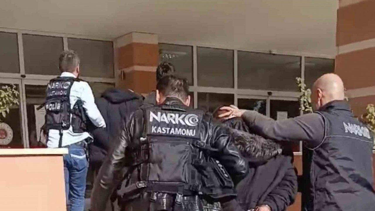 Polisten uyuşturucu operasyonu: 2 tutuklama