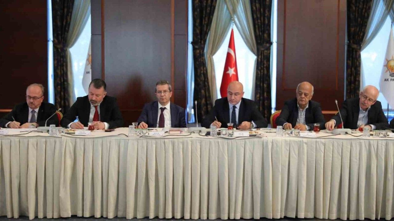 Rektör Fatih Kırışık yeni anayasa çalıştayına katıldı
