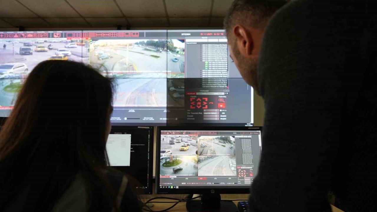Polisten habersiz kuş uçmuyor: 170 noktada 512 kamera