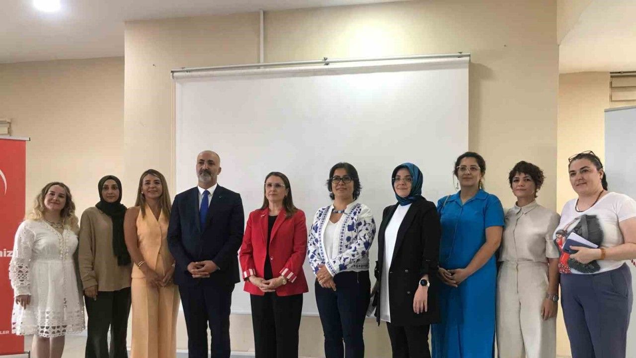 Yaşlılık Çalıştayı’na katılan huzurevi sakinleri Vali Arslan’a taleplerini iletti