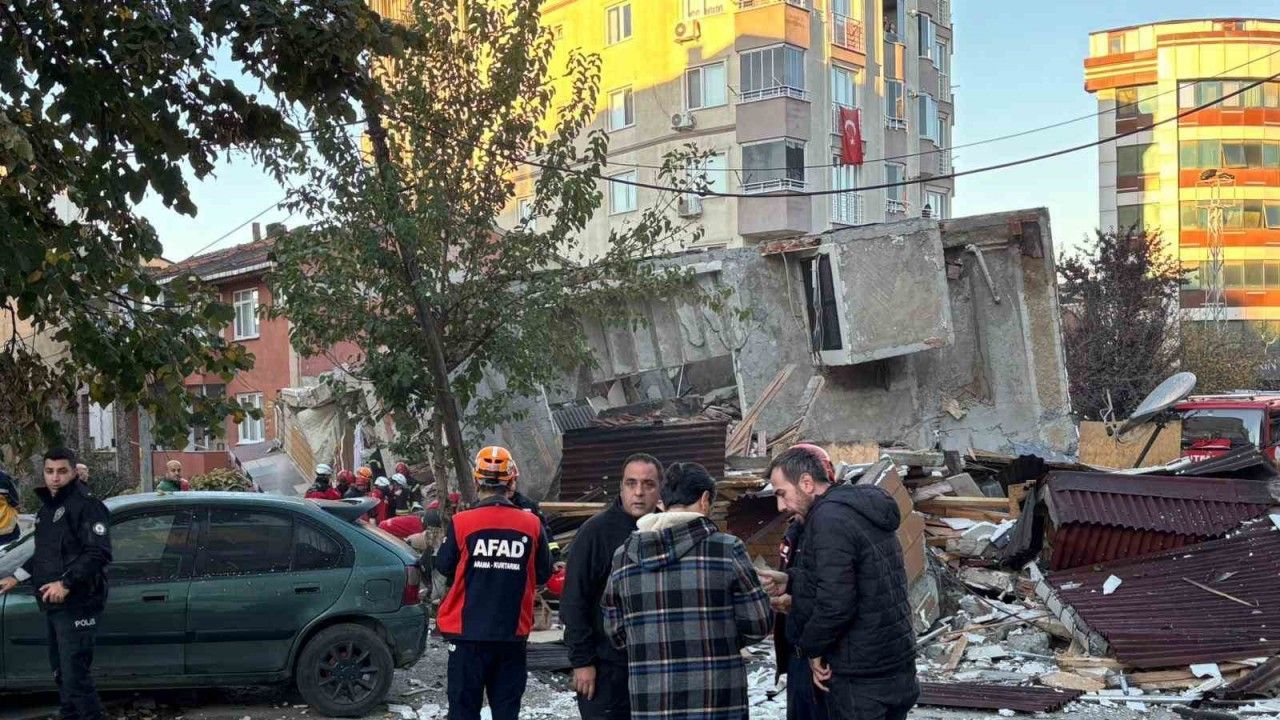 Çöken binanın eski hali ortaya çıktı