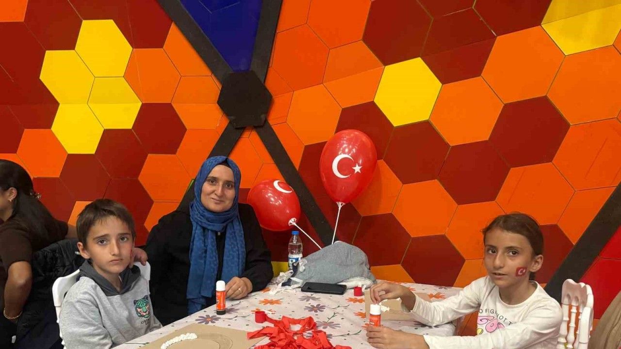 Cumhuriyet coşkusu aile atölyesinde yaşandı