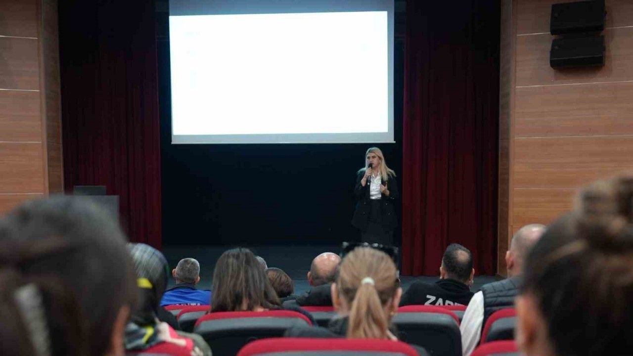 Doğru iletişim teknikleri ve stres yönetimi anlatıldı