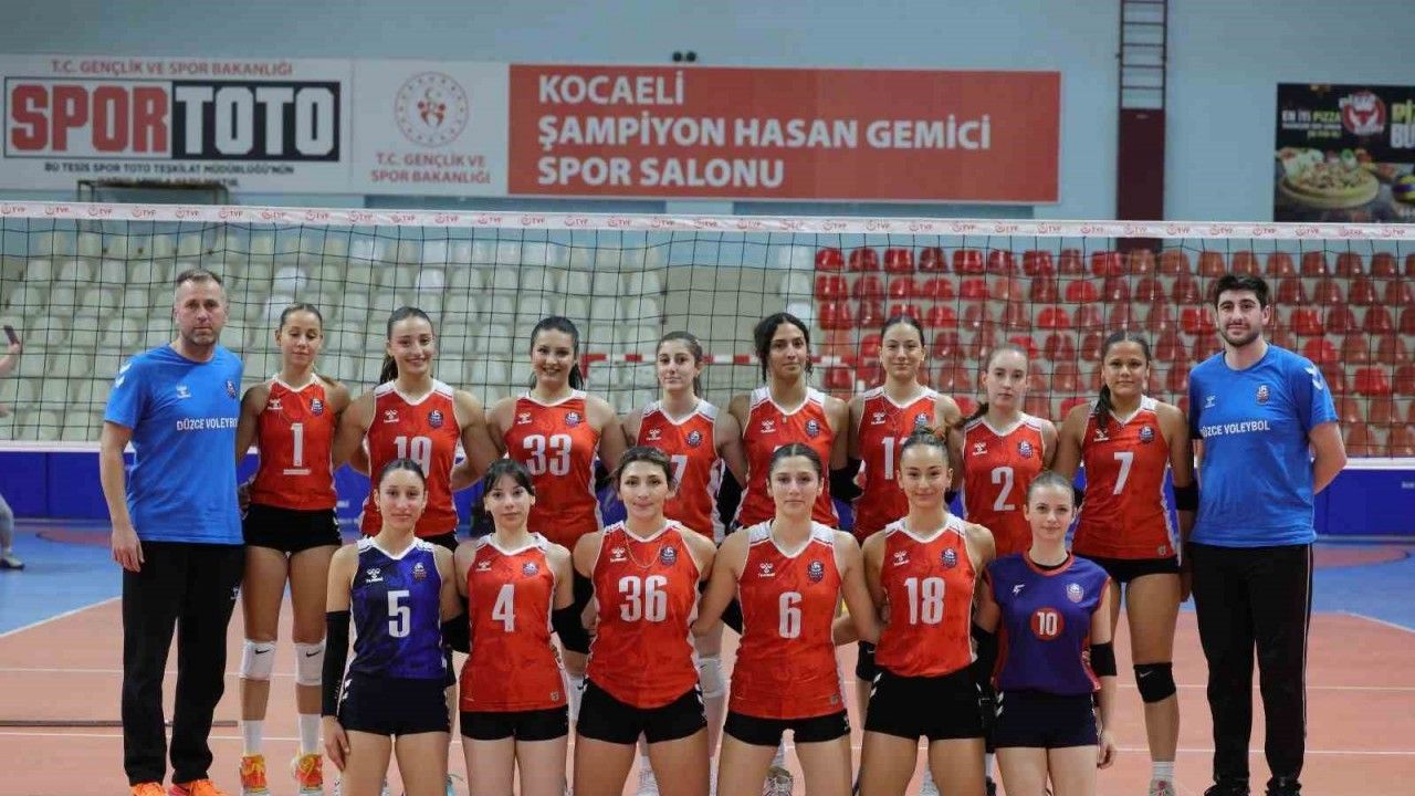 Düzce Kadın Voleybol takımı ilk galibiyetini aldı
