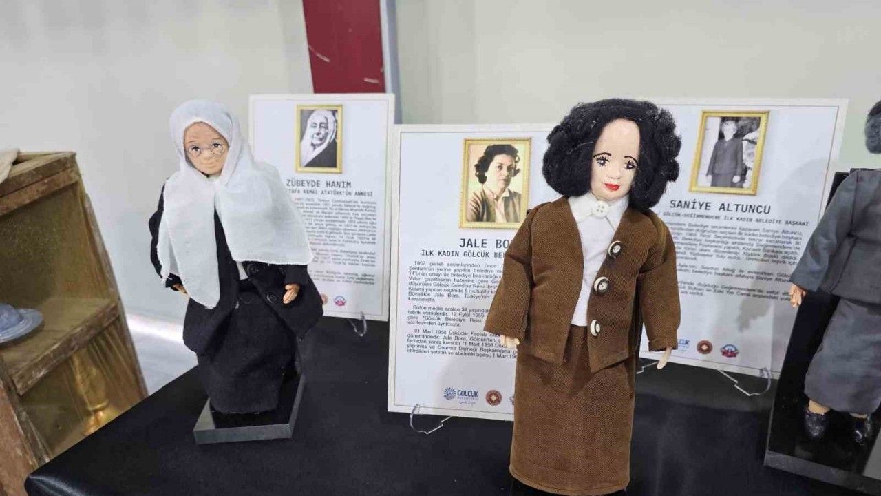 "Kahraman Türk Kadınları ve Folklorik Bebekler Sergisi" Gölcük’te açıldı