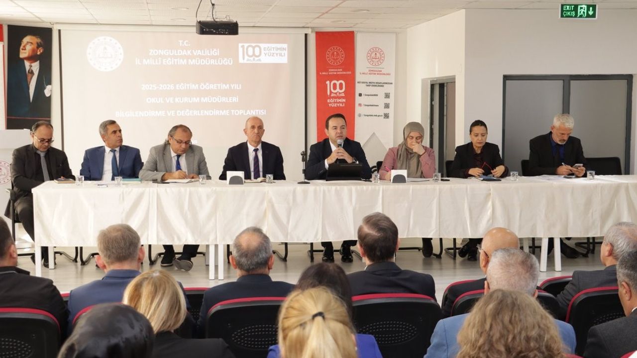 Okul ve kurum müdürleri değerlendirme toplantısı yapıldı