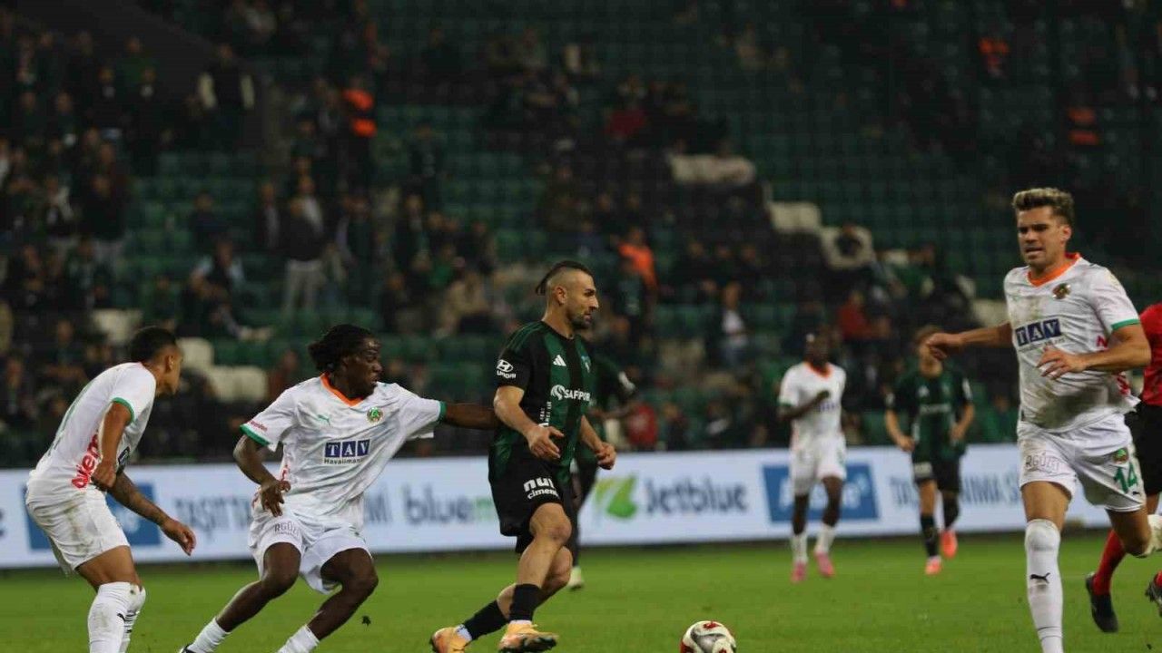 Trendyol Süper Lig: Kocaelispor: 2 - Alanyaspor: 0 (Maç sonucu)