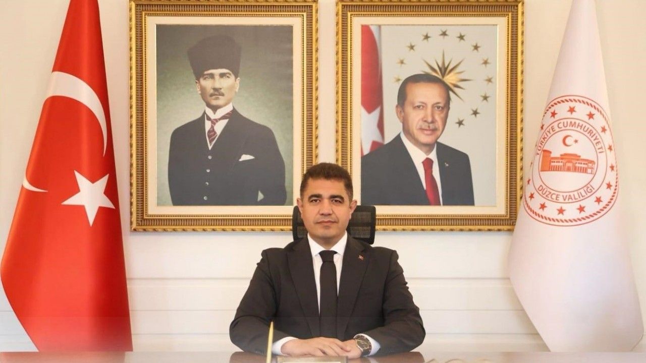 Vali Selçuk Aslan "Cumhuriyet, yeniden dirilişin adı"