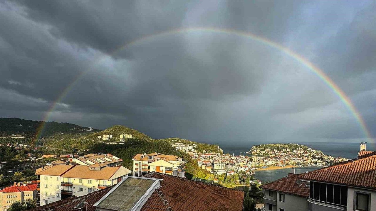Yağmur sonrası gökkuşağı oluştu