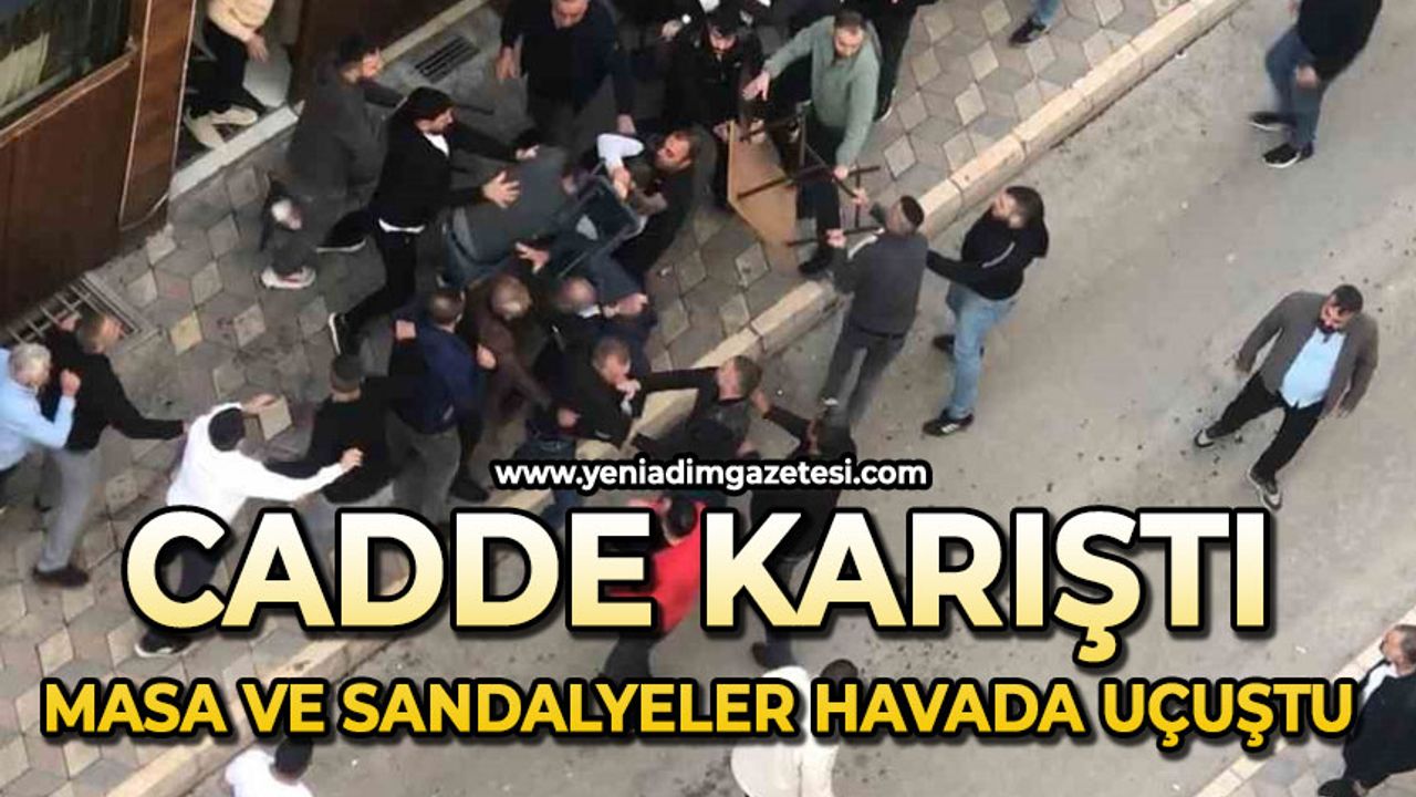 Cadde karıştı: Masa ve sandalyeler havada uçuştu