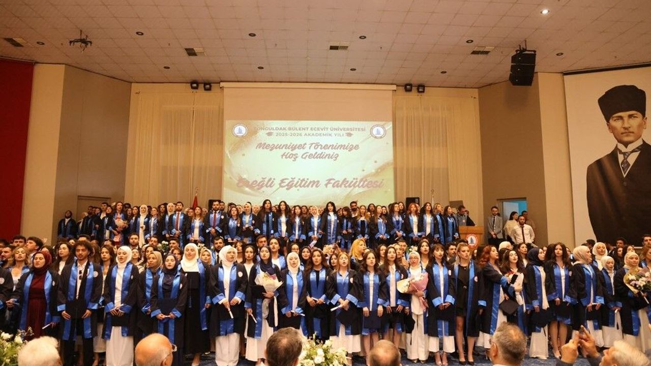 BEUN'da öğrencilikten öğretmenliğe uzanan yolculuk mezuniyet