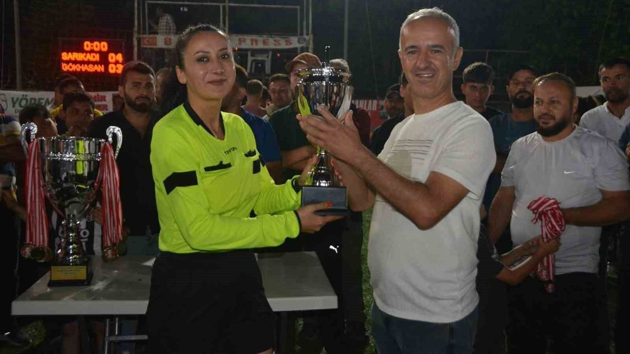 Şehitler anısına futbol turnuvası düzenlendi