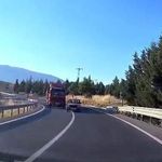 Virajda hatalı sollama faciaya davetiye çıkarıyordu