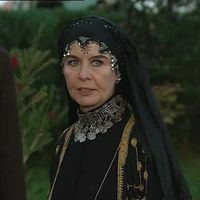 Fatma Girik kimdir?