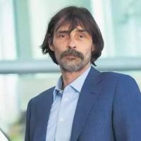 Erdal Beşikçioğlu kimdir?