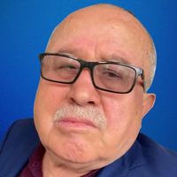 İsmet Albuz Kimdir?