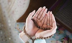 Rüyada namaz kıldığını görmek ne anlama gelir?
