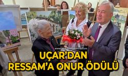 Uçar'dan ressama onur ödülü