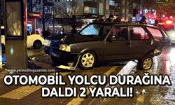 Otomobil yolcu durağına daldı: 2 yaralı!