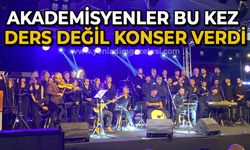 Akademisyenler bu kez ders değil konser verdi