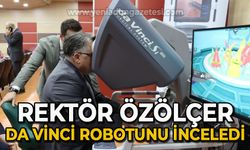 Rektör İsmail Hakkı Özölçer Da Vinci Robotunu inceledi