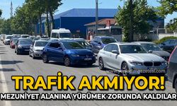 Zonguldak'ta trafik akmıyor: Mezuniyete yürümek zorunda kaldılar!