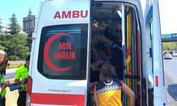 İçinde anne ve bebek olan yenidoğan ambulansı kazaya karıştı: 1 yaralı