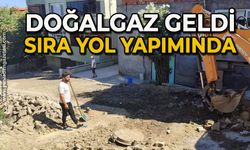 Doğalgaz geldi sıra yol yapımında