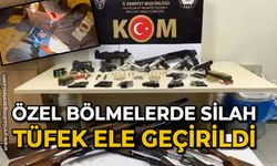 Özel bölmelerde silah ve tüfek ele geçirildi