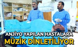 Anjiyo yapılan hastalara müzik dinletiliyor