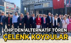 CHP'den alternatif tören: Çelenk koydular