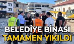 Belediye Binası tamamen yıkıldı