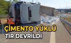 Çimento yüklü tır devrildi