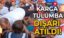 Mitingde ortalık karıştı, tansiyon yükseldi: Karga tulumba dışarı atıldı!