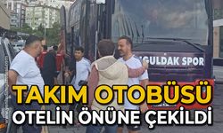 Takım otobüsü otelin önüne çekildi