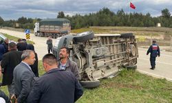 Öğrencileri taşıyan servis tırla çarpıştı: İlk belirlemelere göre 13 yaralı