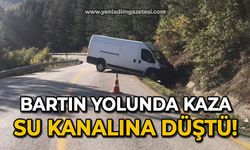 Bartın yolunda trafik kazası: Seyir halindeki panelvan su kanalına düştü