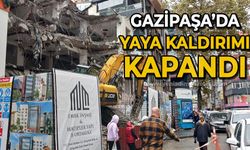 Gazipaşa'da yaya kaldırımı trafiğe kapandı