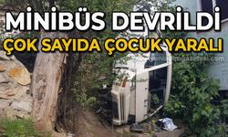 Devrilen minibüsteki 7 çocuk yaralandı