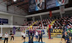 Gebze’de öğretmenler voleybol turnuvasında buluştu