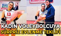 Kadın voleybolcuya sürpriz evlilik teklifi