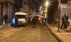 Cadde ortasında bıçaklı kavga: 1 ağır yaralı